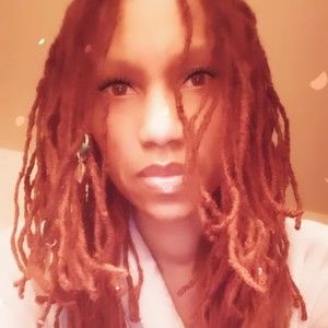 Meet your Posher, Dannyelle